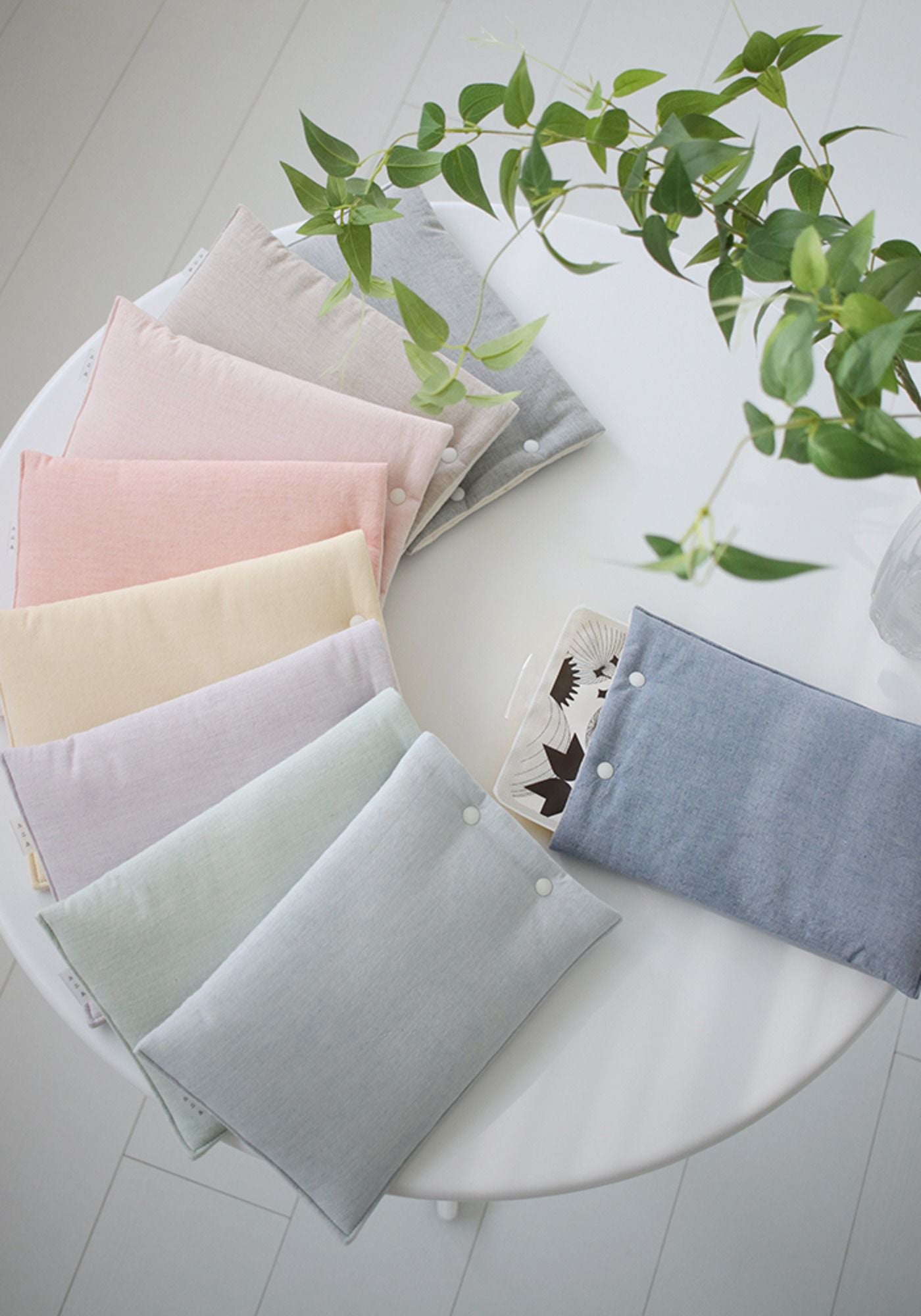 Ice Pouch - Pastel Rainbow